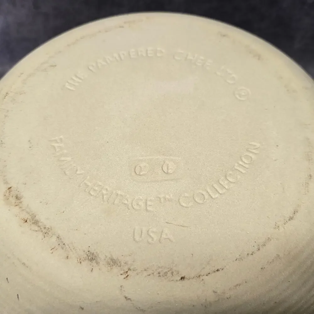 Pampered Chef Stoneware Large Baking Bowl Family Heritage Collection USA